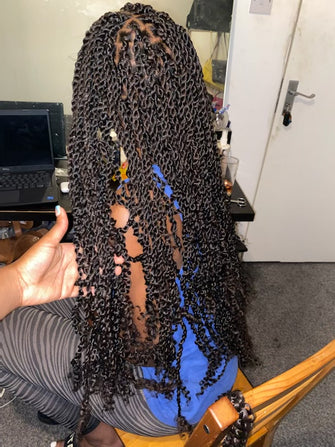 Classic and Knotless Braids